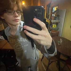 Meet your Posher, Ethan